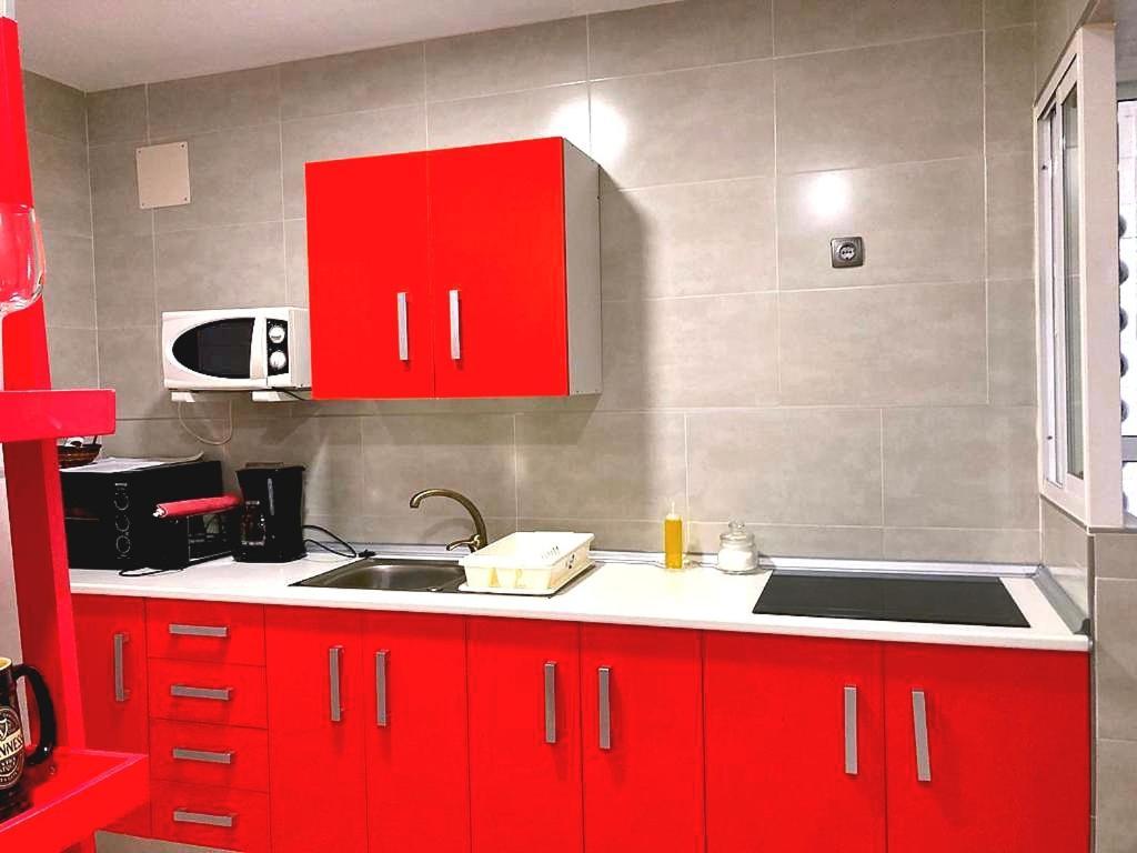 Practico Apartamento A 5 Min Andando De Gibraltar Y El Centro, Frente Al Mar Ла-Линеа-де-ла-Консепсьон Экстерьер фото