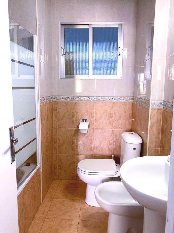Practico Apartamento A 5 Min Andando De Gibraltar Y El Centro, Frente Al Mar Ла-Линеа-де-ла-Консепсьон Экстерьер фото