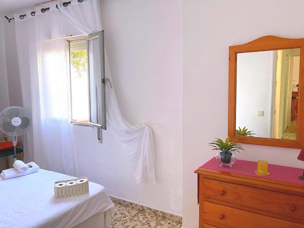 Practico Apartamento A 5 Min Andando De Gibraltar Y El Centro, Frente Al Mar Ла-Линеа-де-ла-Консепсьон Экстерьер фото