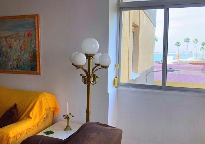 Practico Apartamento A 5 Min Andando De Gibraltar Y El Centro, Frente Al Mar Ла-Линеа-де-ла-Консепсьон Экстерьер фото